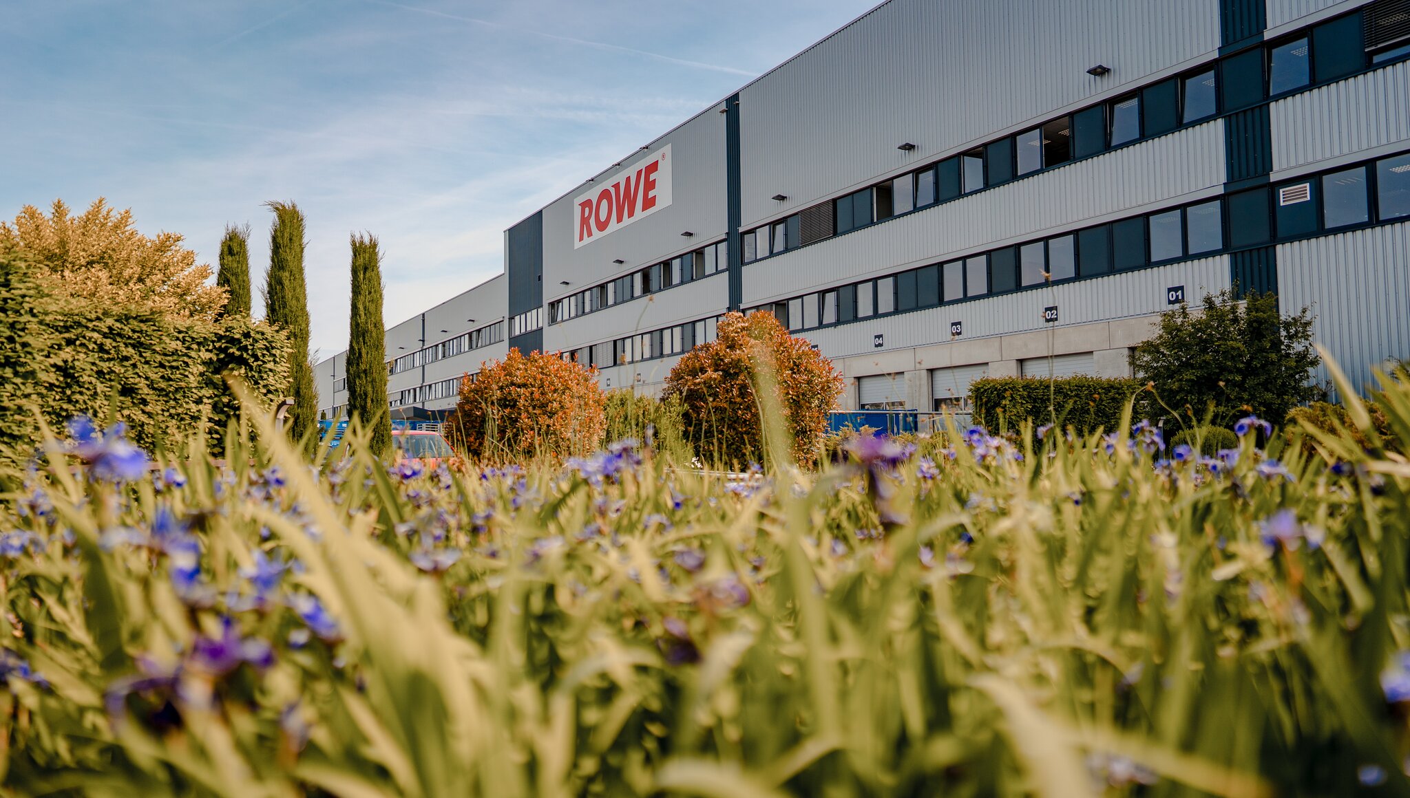 ROWE - Raise the limit: Motor oils and lubricants for all possible ...